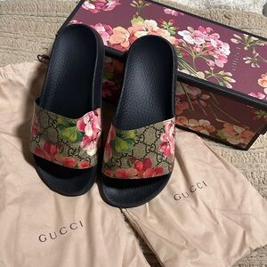 Gucci Bloom Slides